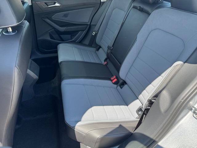2026 Volkswagen Jetta SE - Photo 11