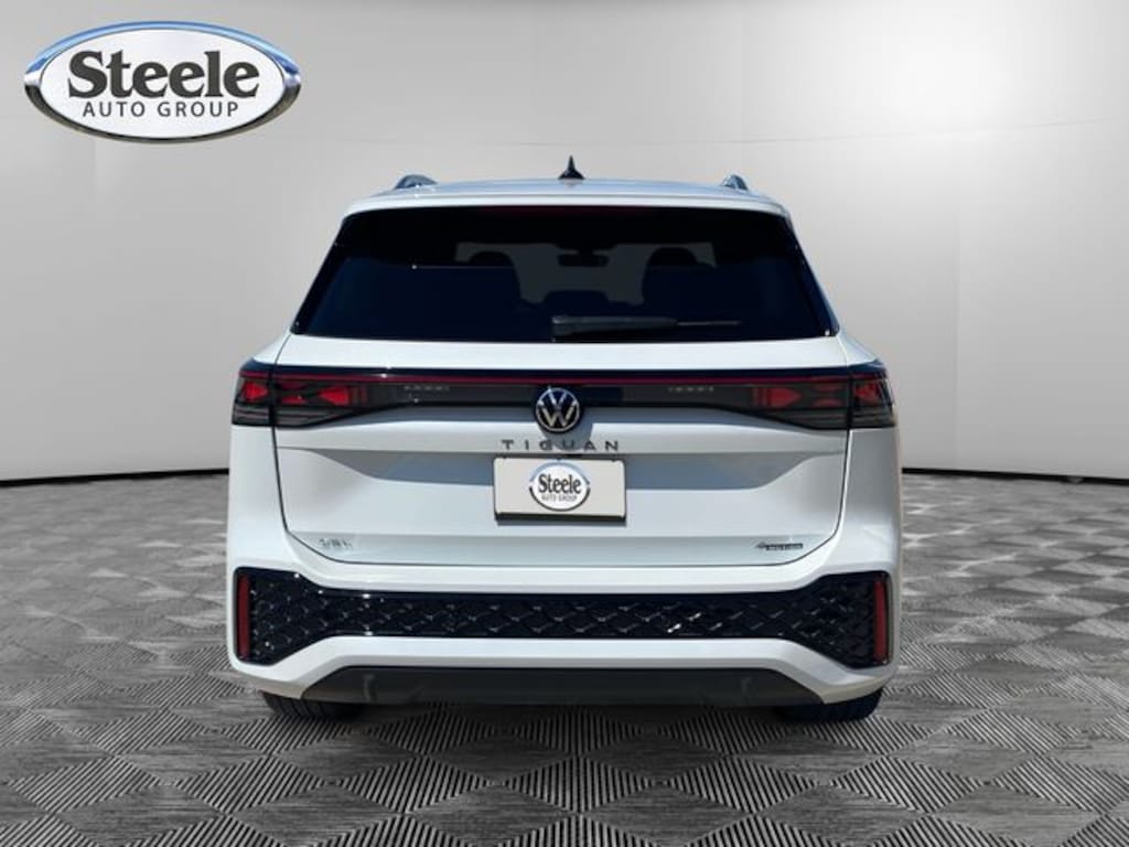 Used 2025 Volkswagen Tiguan 2.0T SEL R-Line SUV