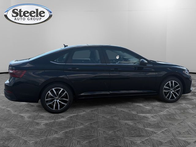 2026 Volkswagen Jetta SE - Photo 6
