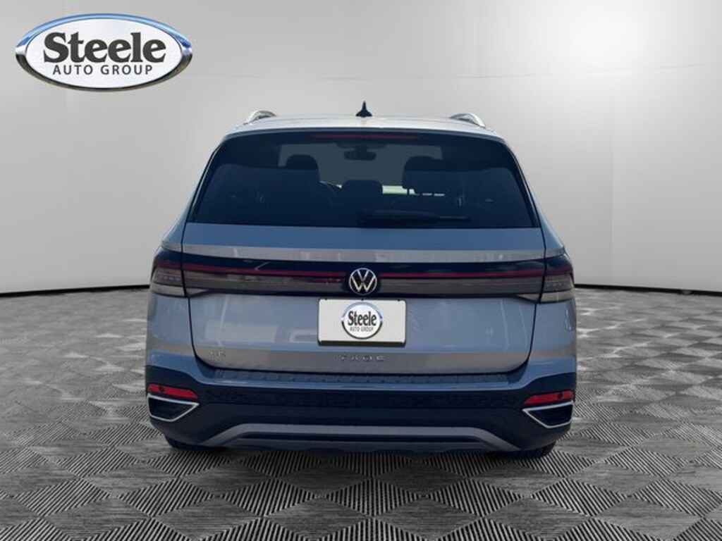 New 2025 Volkswagen Taos 1.5T SE SUV