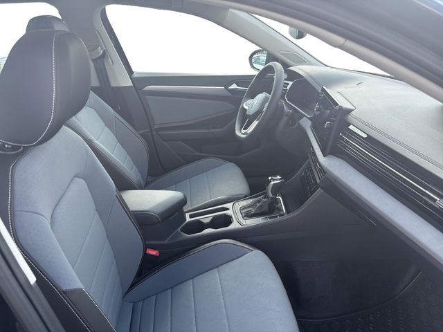 2026 Volkswagen Jetta SE - Photo 15