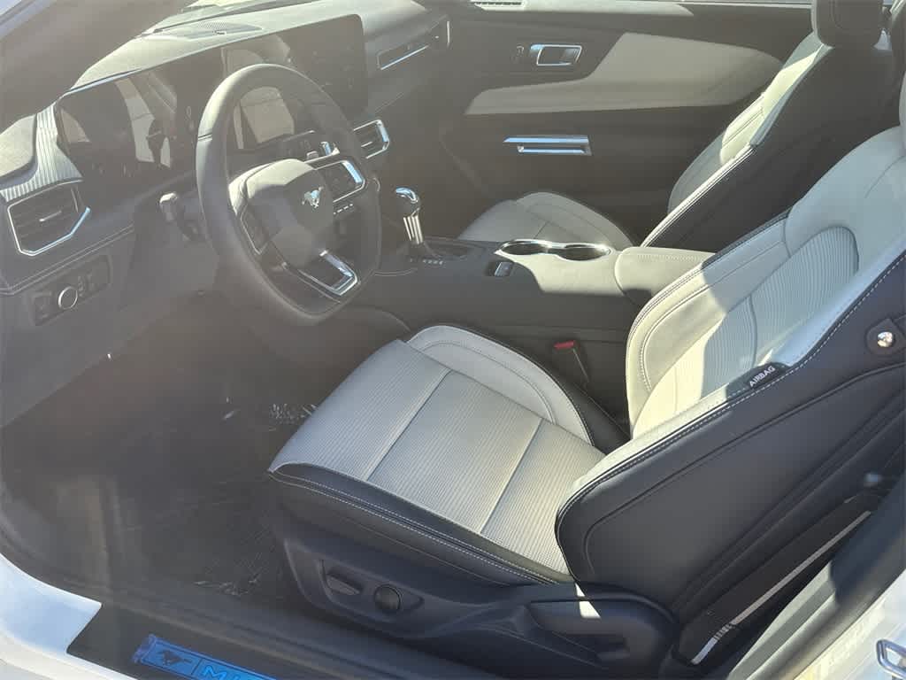 Thumbnail: 2025 Ford Mustang - 10
