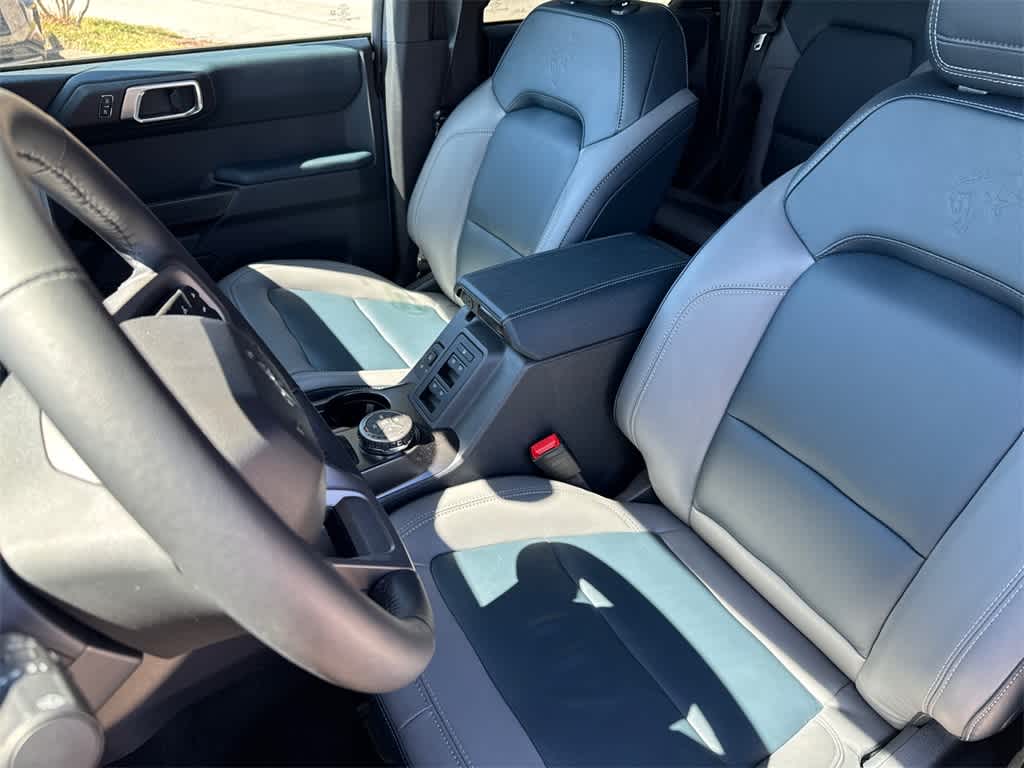 2024 Ford Bronco Outer Banks 12