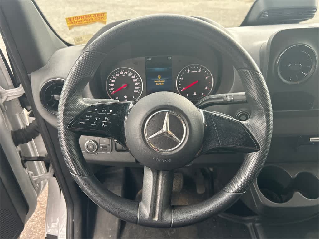 Thumbnail: 2025 Mercedes-Benz Sprinter - 8