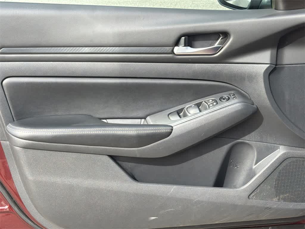 Thumbnail: 2025 Nissan Altima - 11