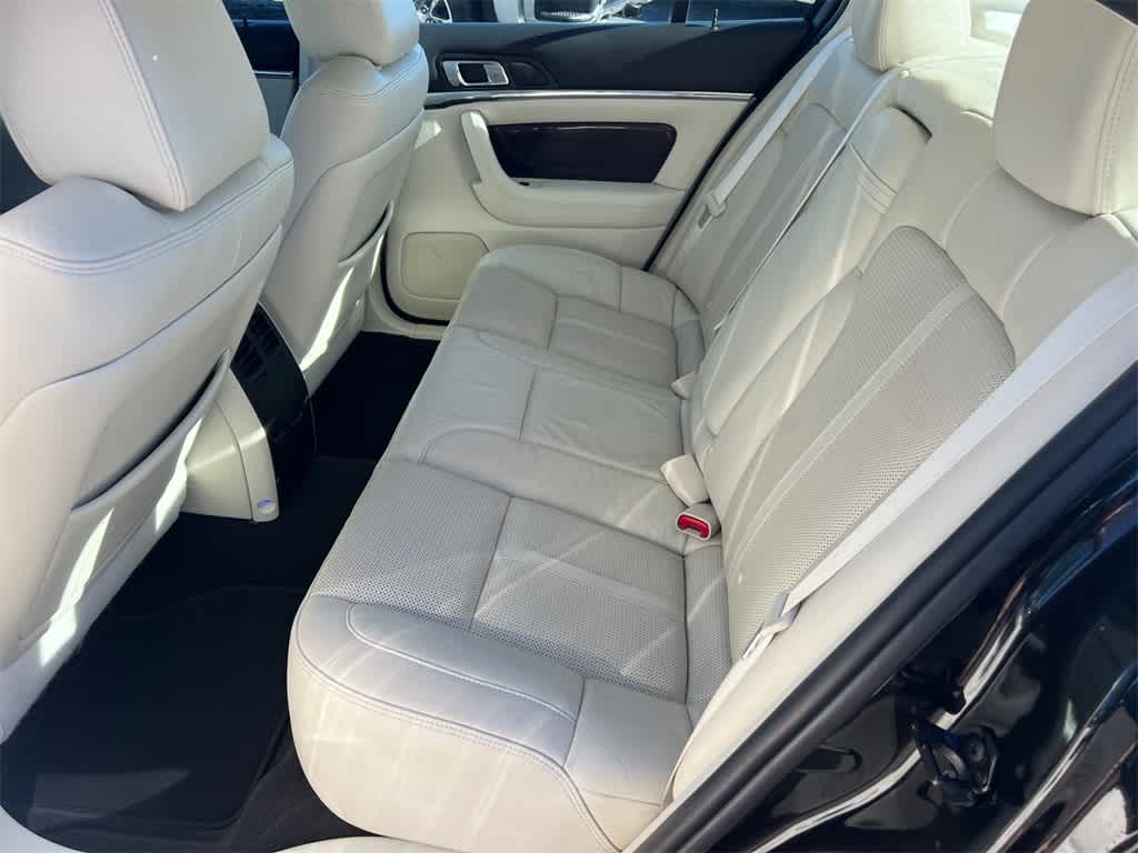 Thumbnail: 2010 Lincoln MKS - 16