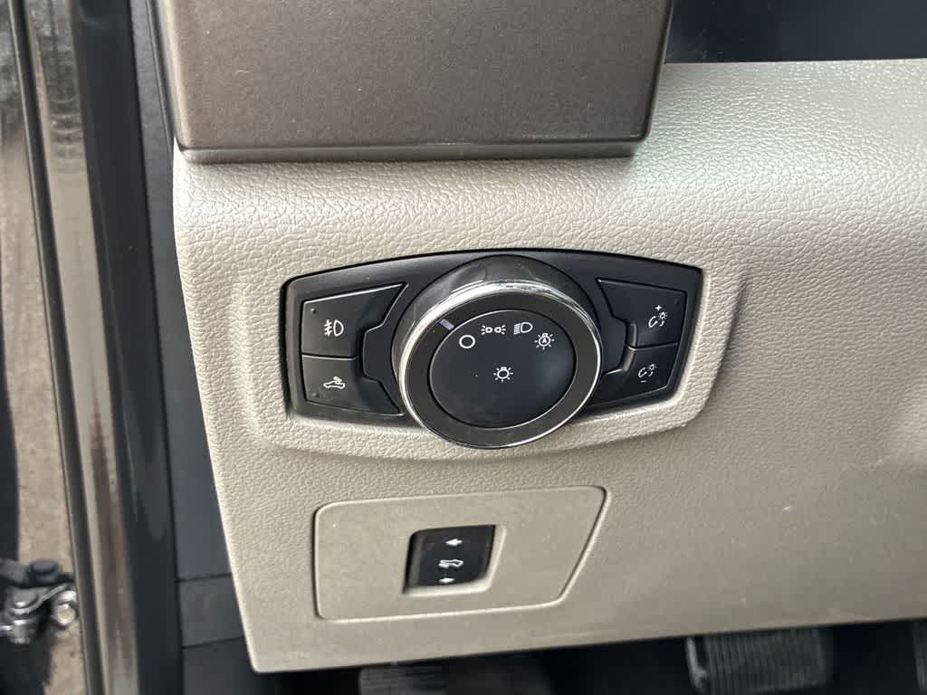 Thumbnail: 2015 Ford F-150 - 28