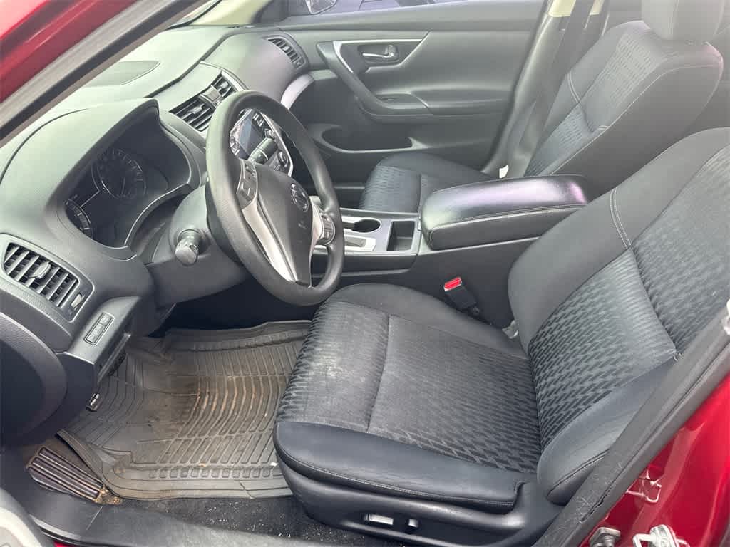 Thumbnail: 2017 Nissan Altima - 8