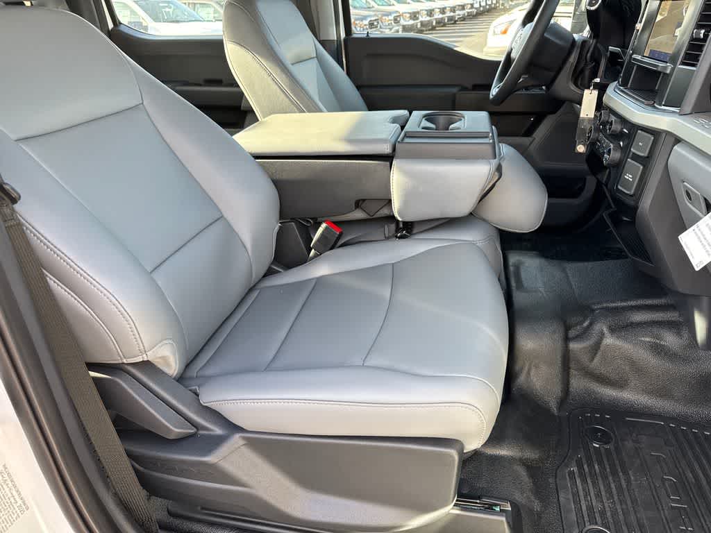 Thumbnail: 2025 Ford F-350 - 12