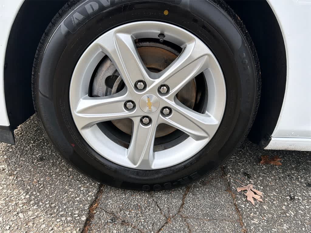 Thumbnail: 2023 Chevrolet Malibu - 9