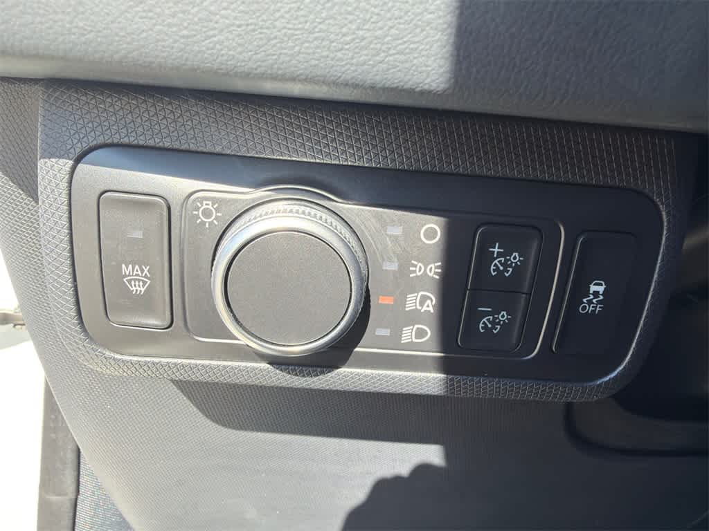 Thumbnail: 2022 Ford Mustang Mach-E - 29