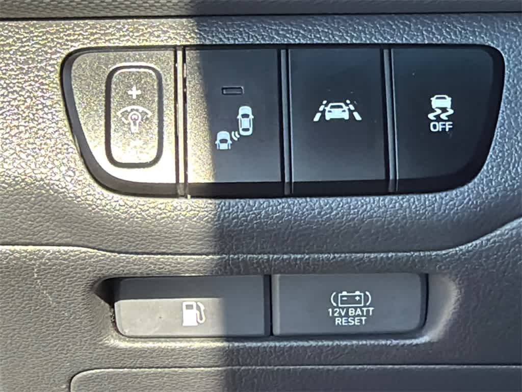 Thumbnail: 2017 Hyundai Ioniq - 32