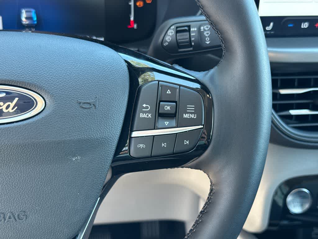 Thumbnail: 2024 Ford Escape - 24