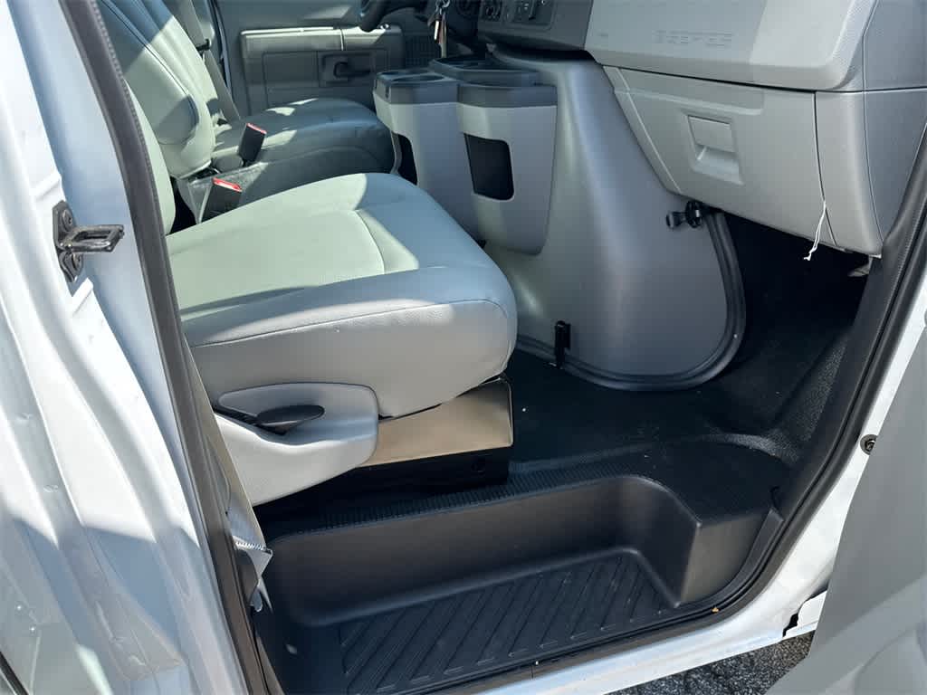 Thumbnail: 2025 Ford Econoline - 13