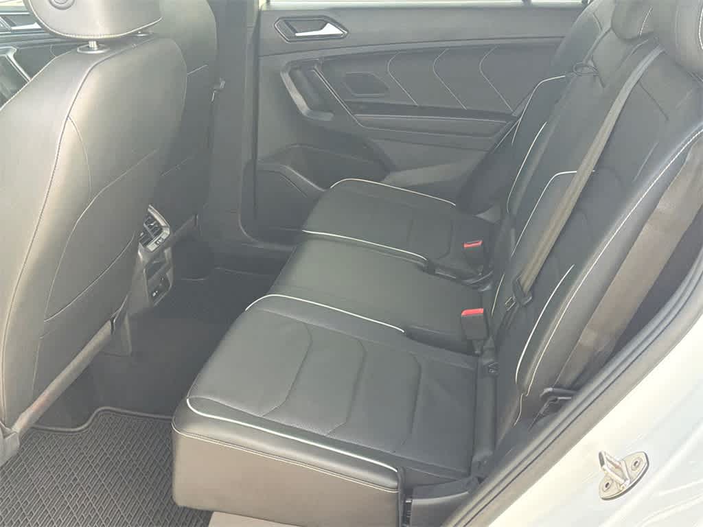 Thumbnail: 2022 Volkswagen Tiguan - 18