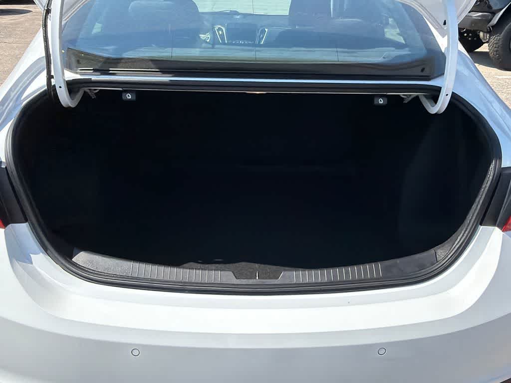 Thumbnail: 2024 Chevrolet Malibu - 16