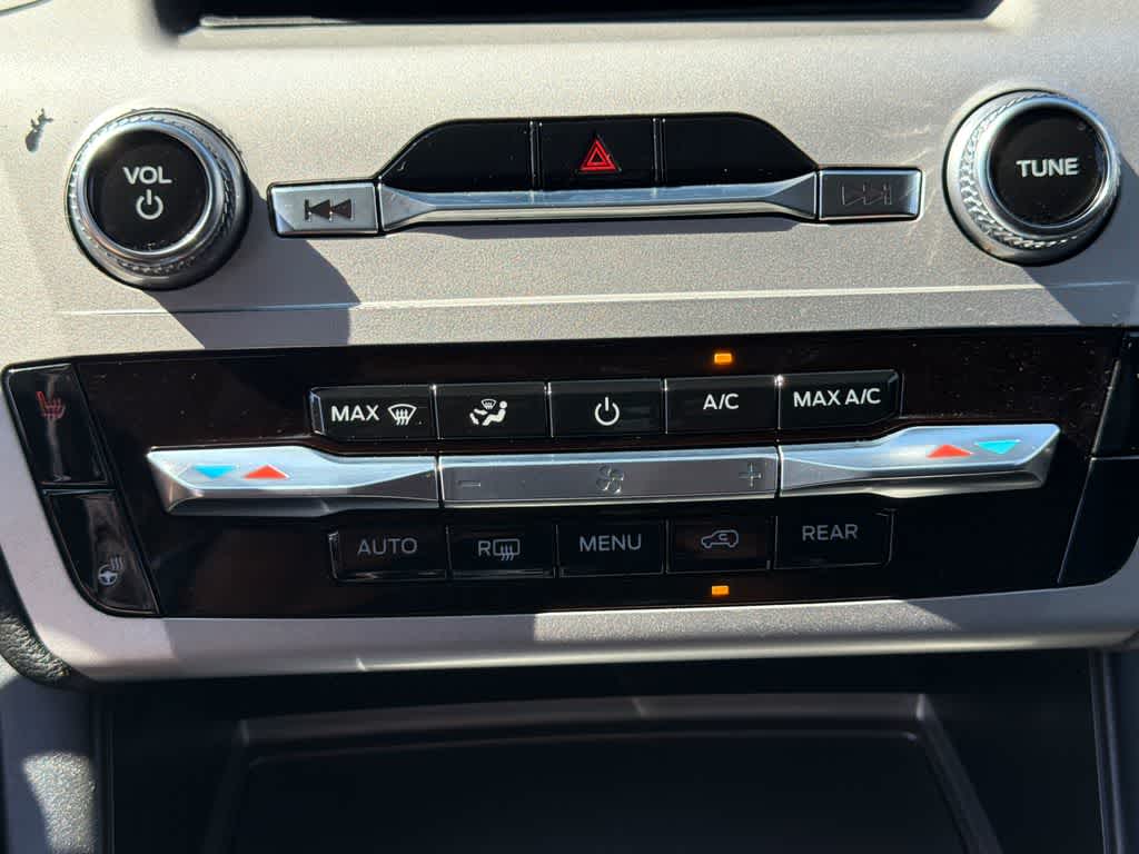 Thumbnail: 2022 Ford Explorer - 31