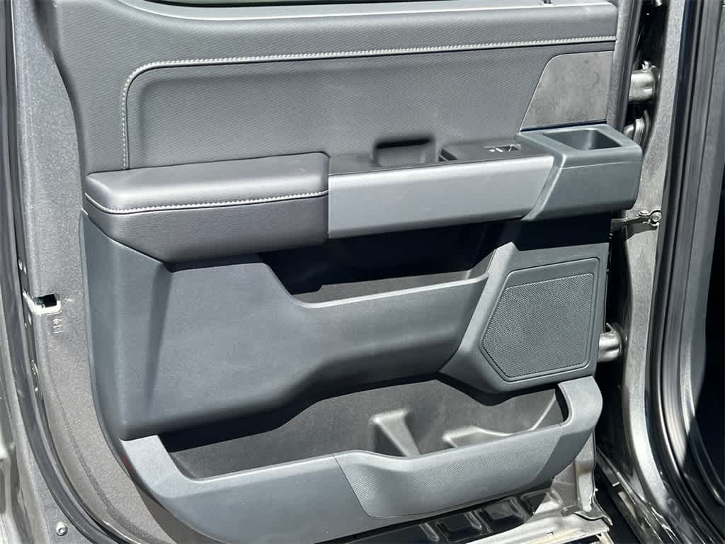 2025 Ford F-150 XLT 14