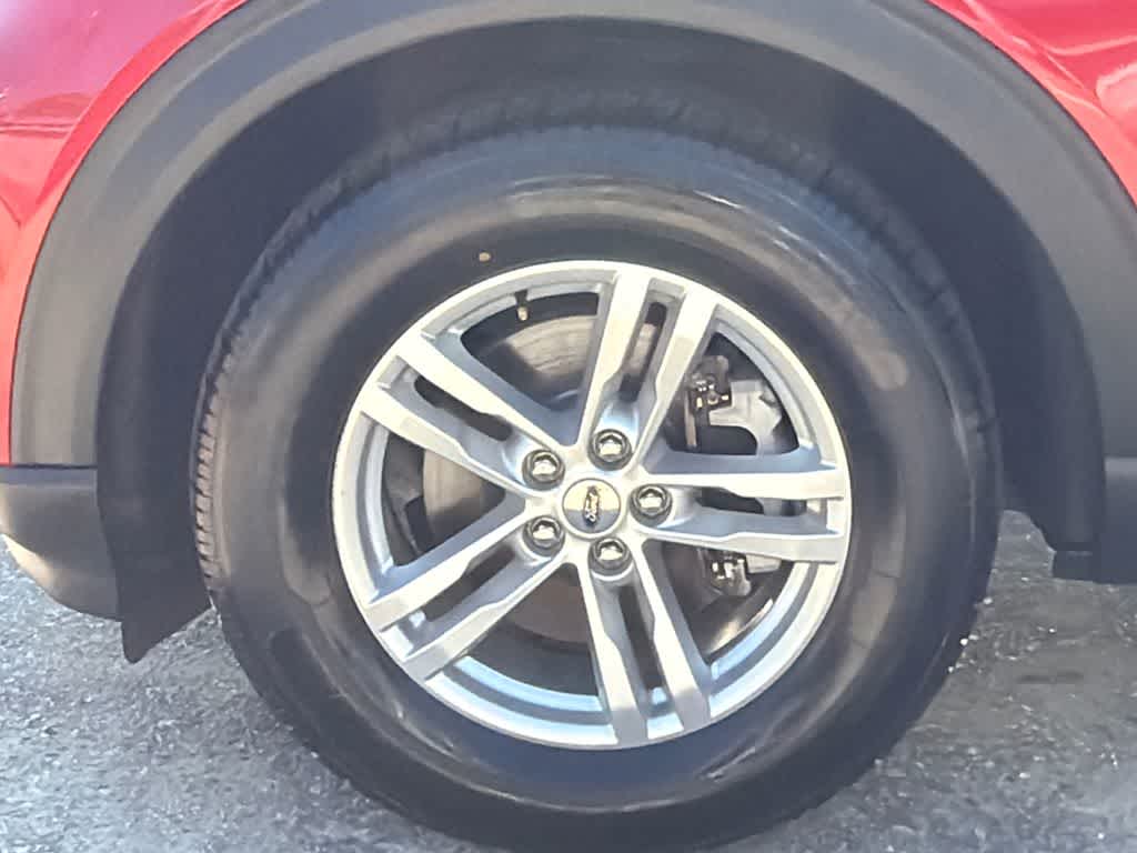 Thumbnail: 2022 Ford Explorer - 9