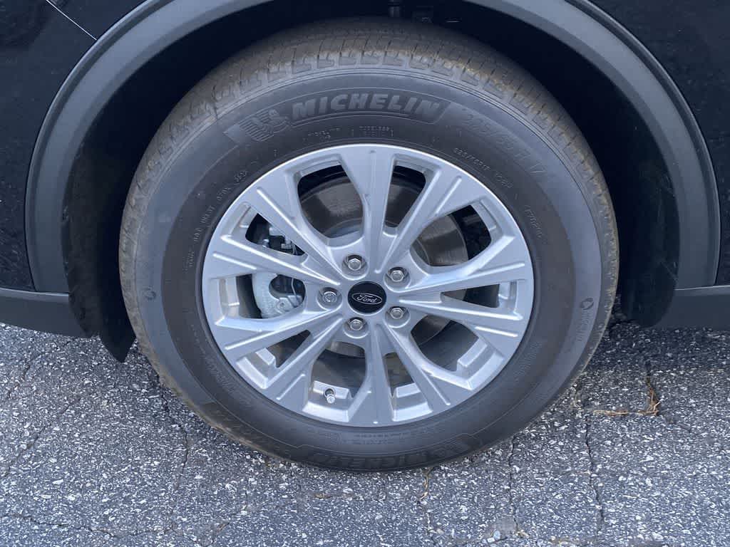 Thumbnail: 2023 Ford Escape - 7