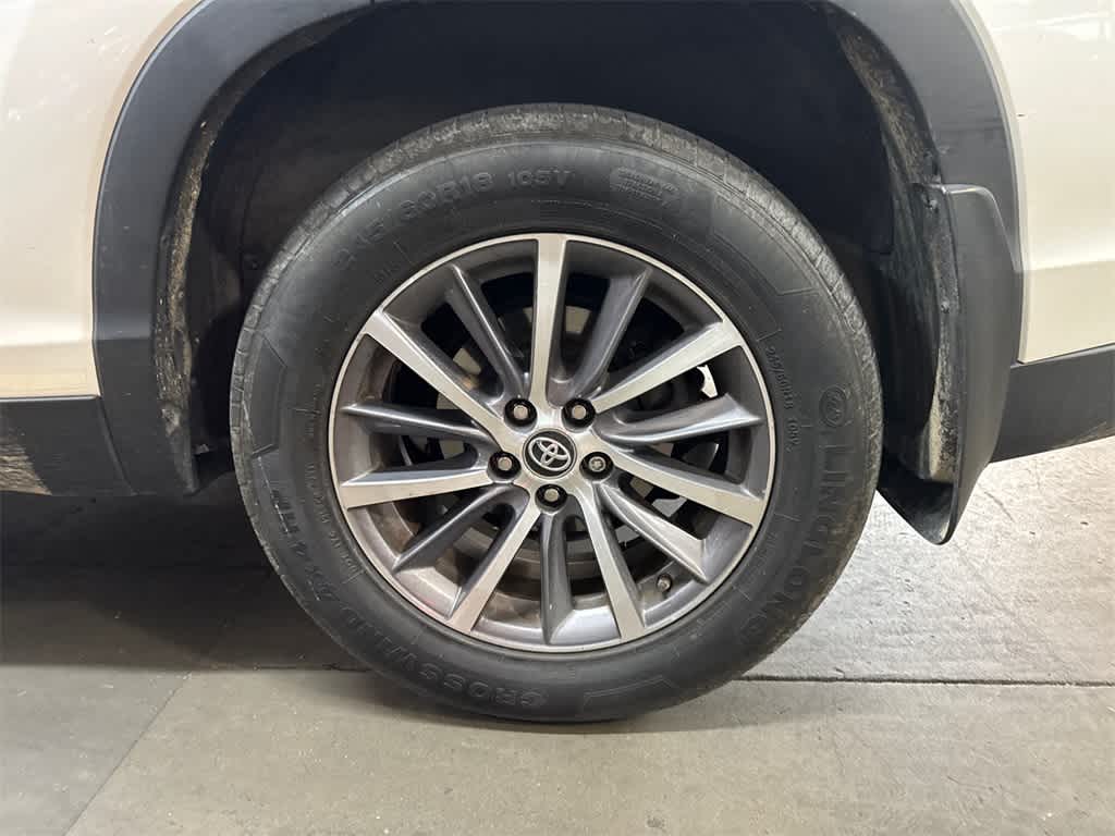 Thumbnail: 2019 Toyota Highlander - 7