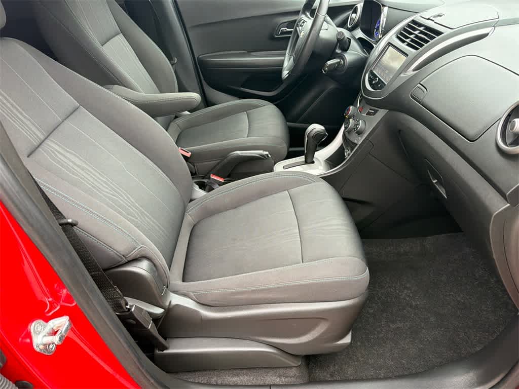 Thumbnail: 2016 Chevrolet Trax - 12