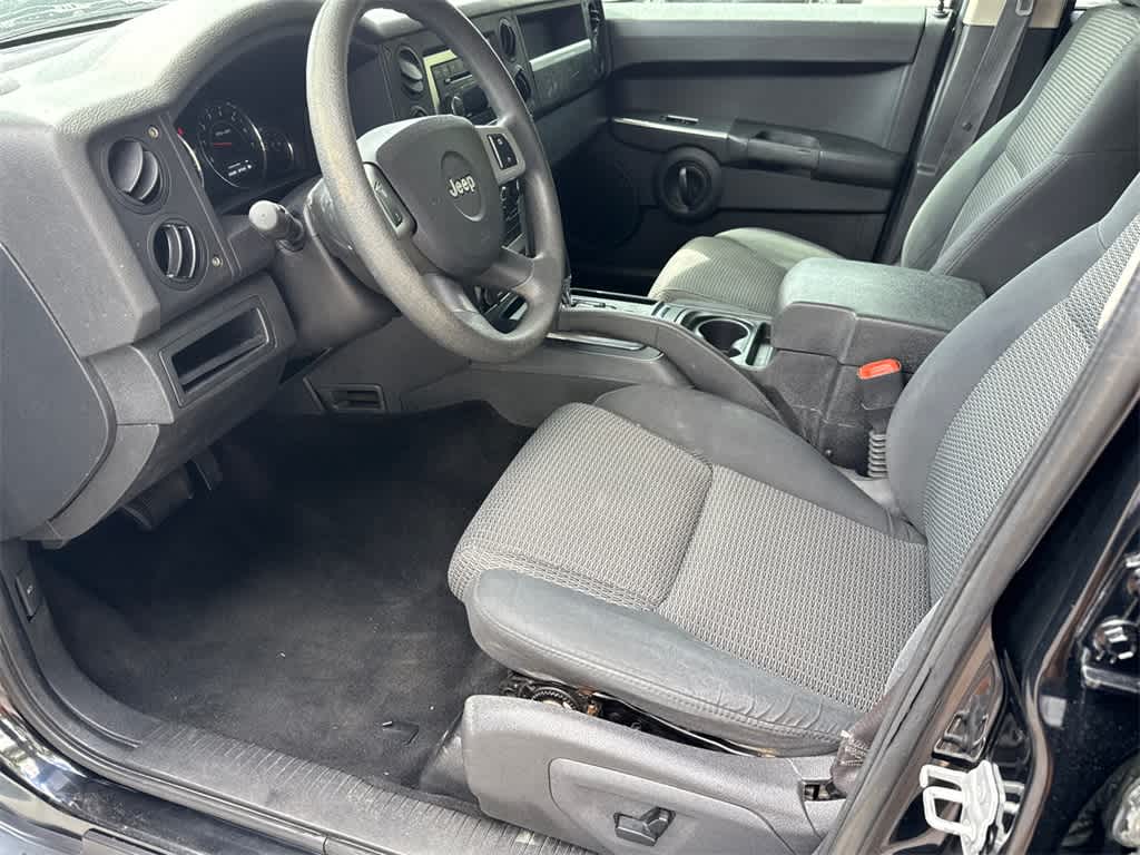 Thumbnail: 2008 Jeep Commander - 10