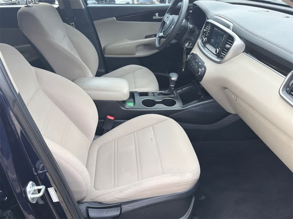 Thumbnail: 2020 Kia Sorento - 12