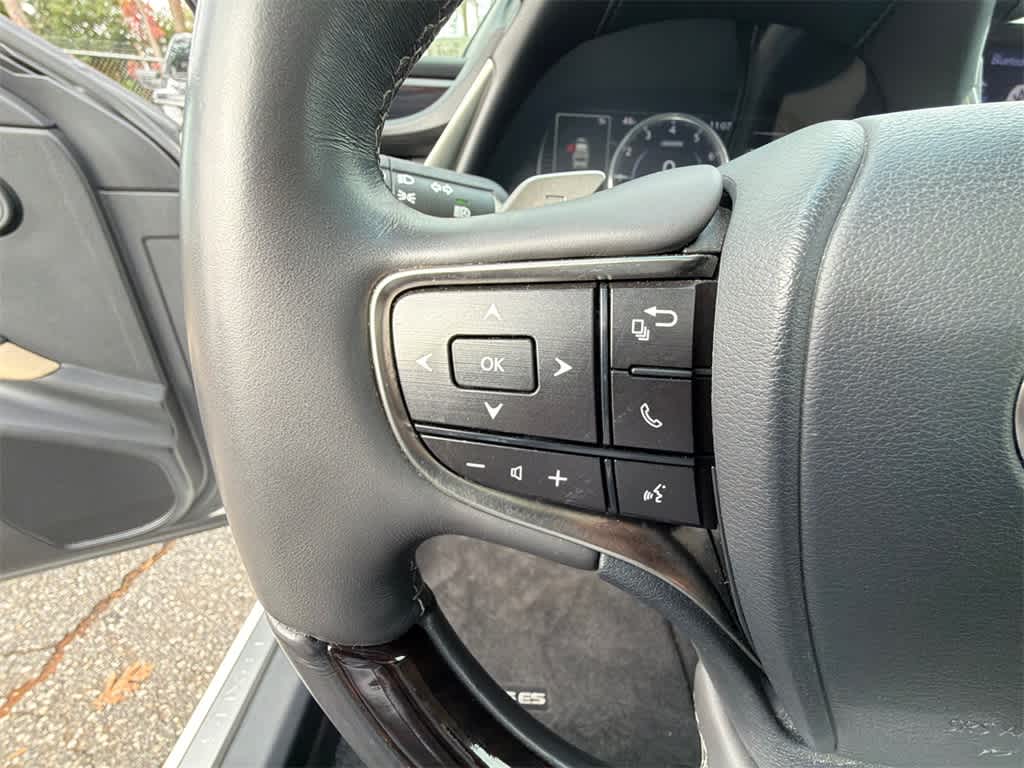 Thumbnail: 2020 Lexus ES - 22