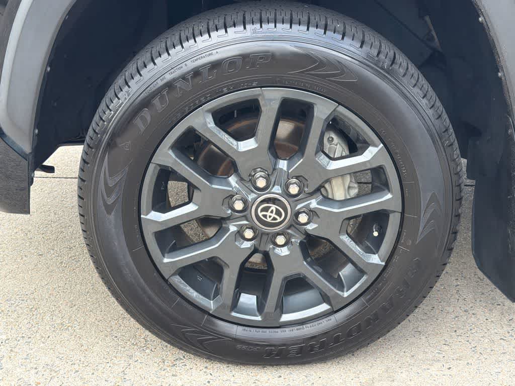 Thumbnail: 2022 Toyota Tundra - 9