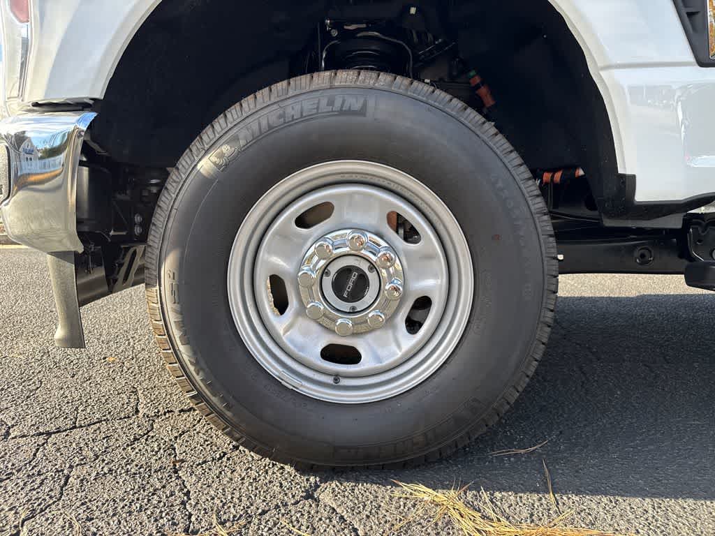 Thumbnail: 2025 Ford F-350 - 9