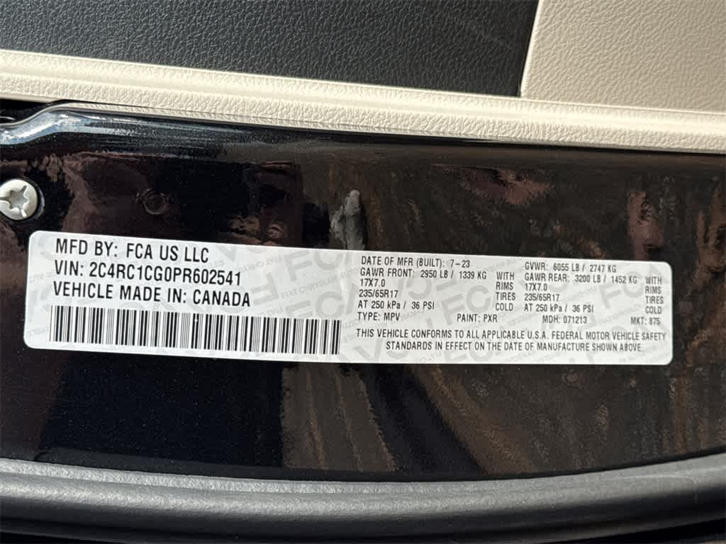 Thumbnail: 2023 Chrysler Voyager - 34