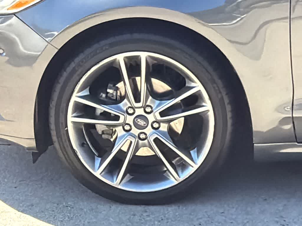 Thumbnail: 2016 Ford Fusion - 9