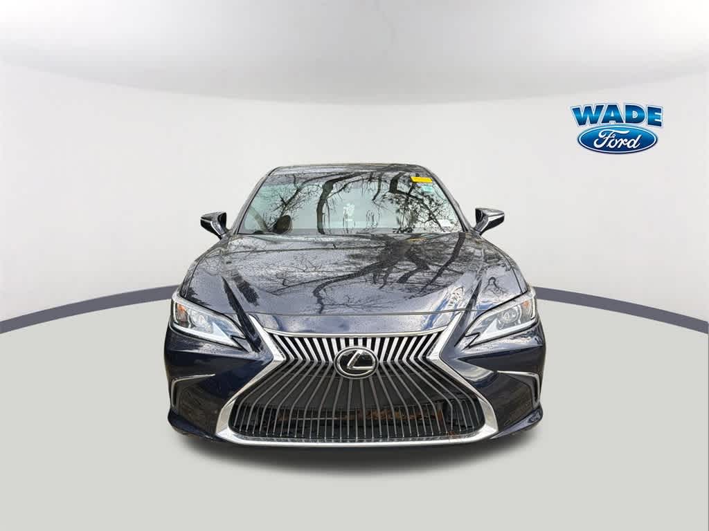 Thumbnail: 2020 Lexus ES - 2