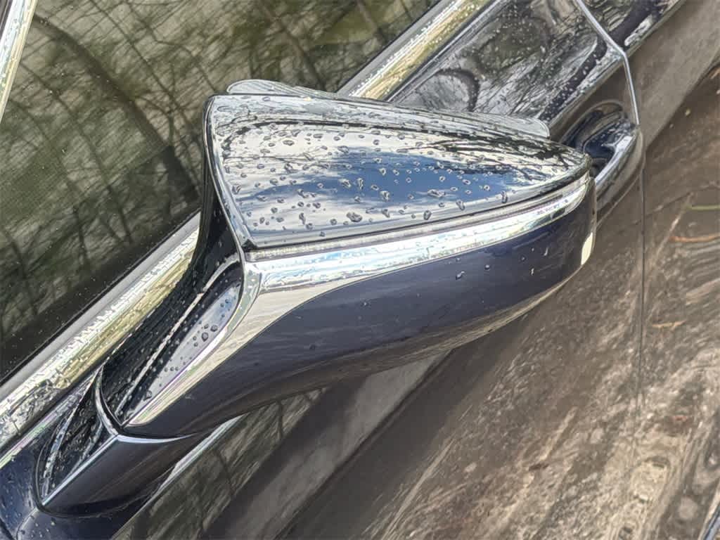 Thumbnail: 2020 Lexus ES - 9