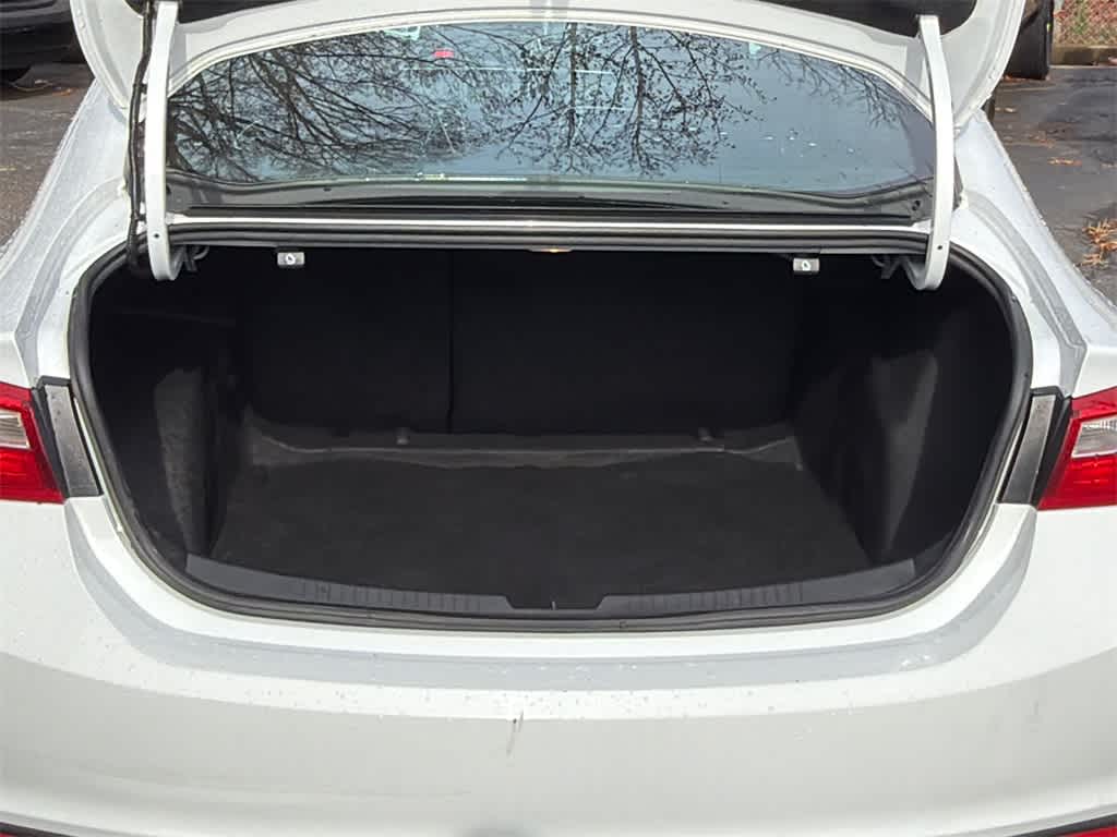 Thumbnail: 2023 Chevrolet Malibu - 16