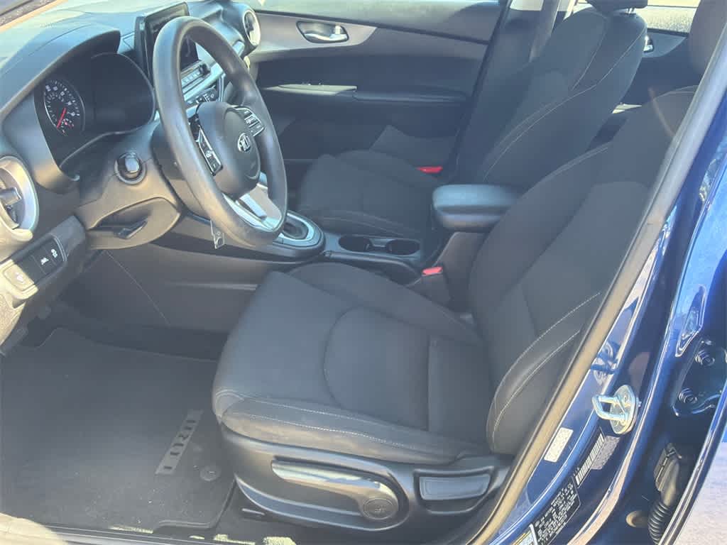 Thumbnail: 2021 Kia Forte - 10