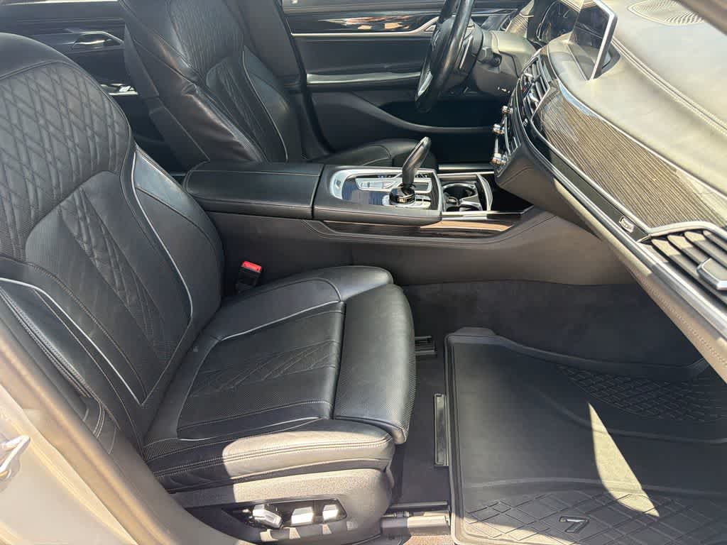 Thumbnail: 2019 BMW 7 Series - 12