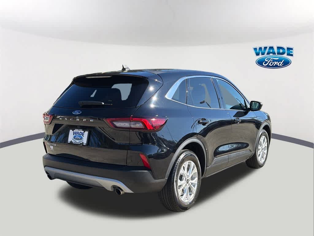 Thumbnail: 2023 Ford Escape - 5
