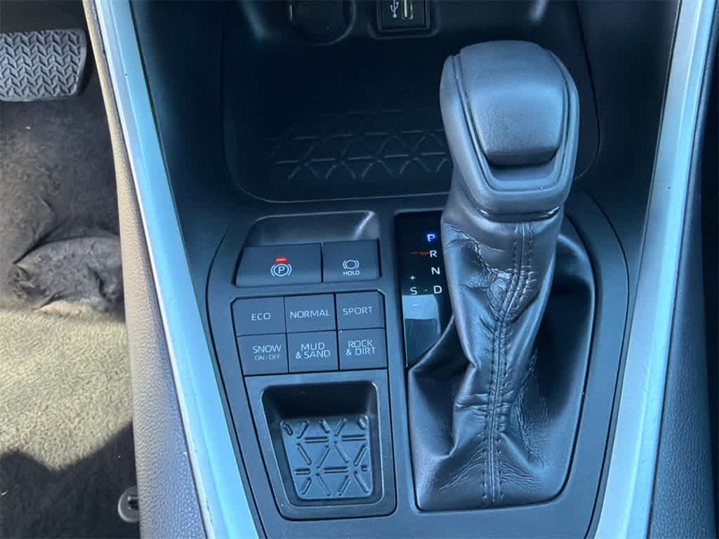 Thumbnail: 2023 Toyota RAV4 - 31