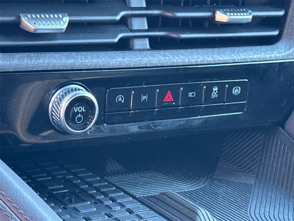 Thumbnail: 2025 Ford Explorer - 32