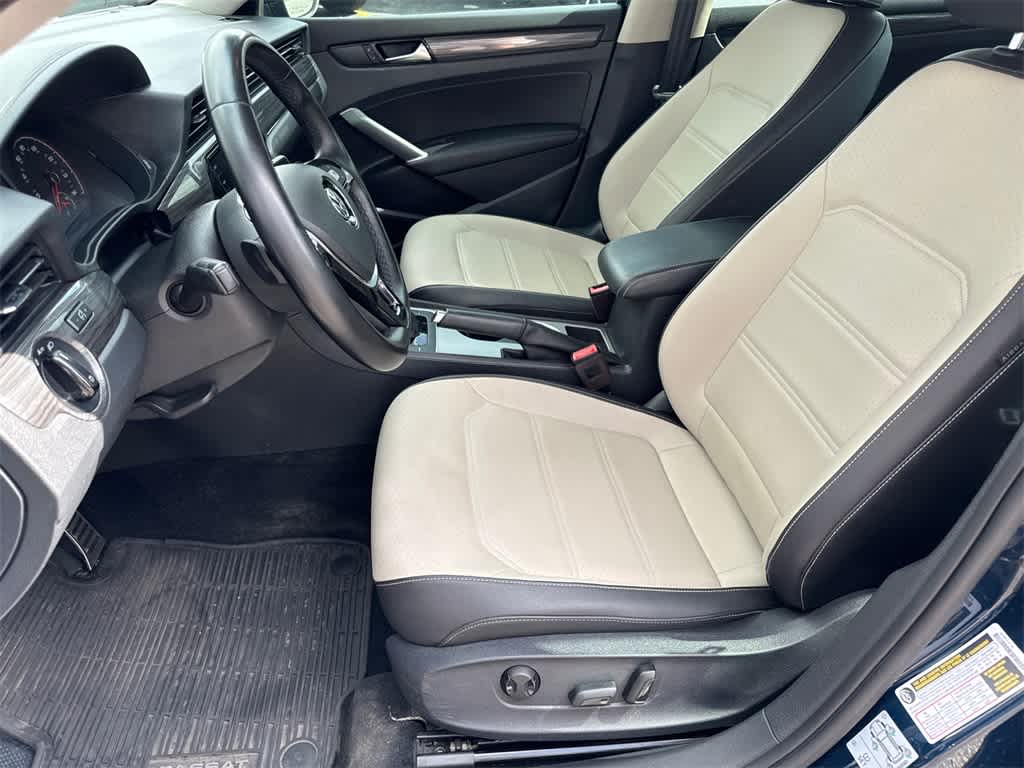 Thumbnail: 2020 Volkswagen Passat - 10