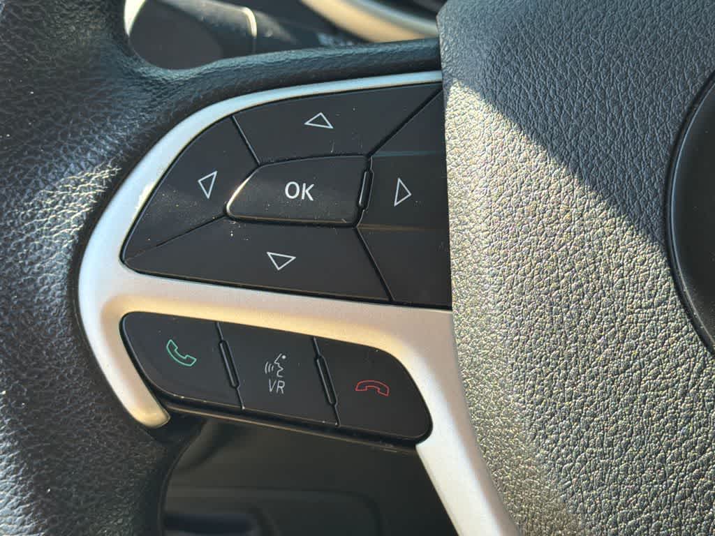 Thumbnail: 2015 Jeep Cherokee - 22