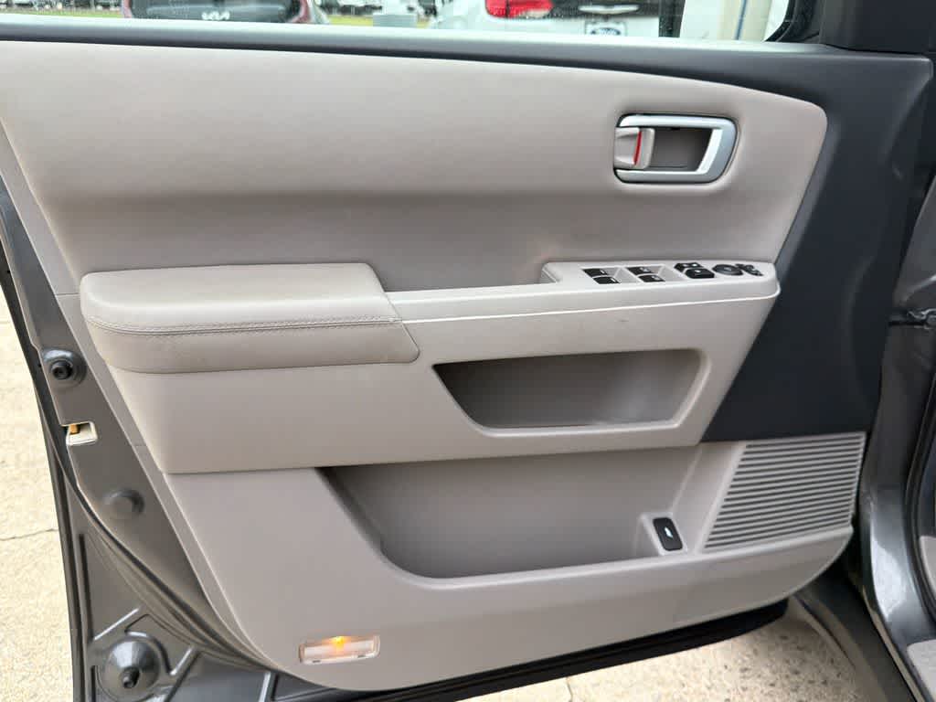 Thumbnail: 2013 Honda Pilot - 11