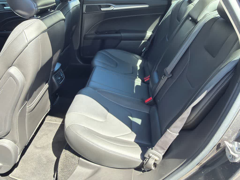 Thumbnail: 2016 Ford Fusion - 17