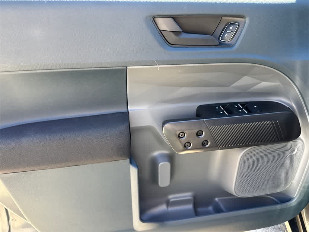 Thumbnail: 2025 Ford Maverick - 11