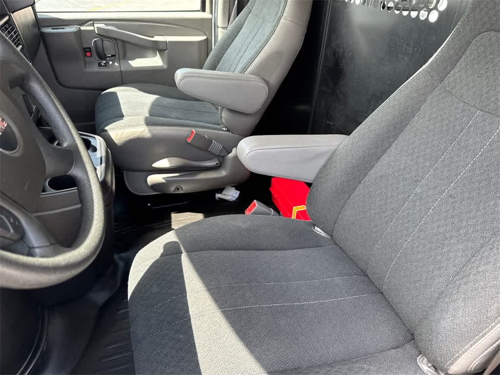Thumbnail: 2023 GMC Savana - 12