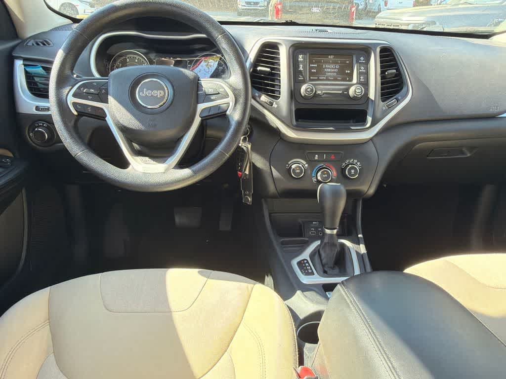 Thumbnail: 2015 Jeep Cherokee - 19