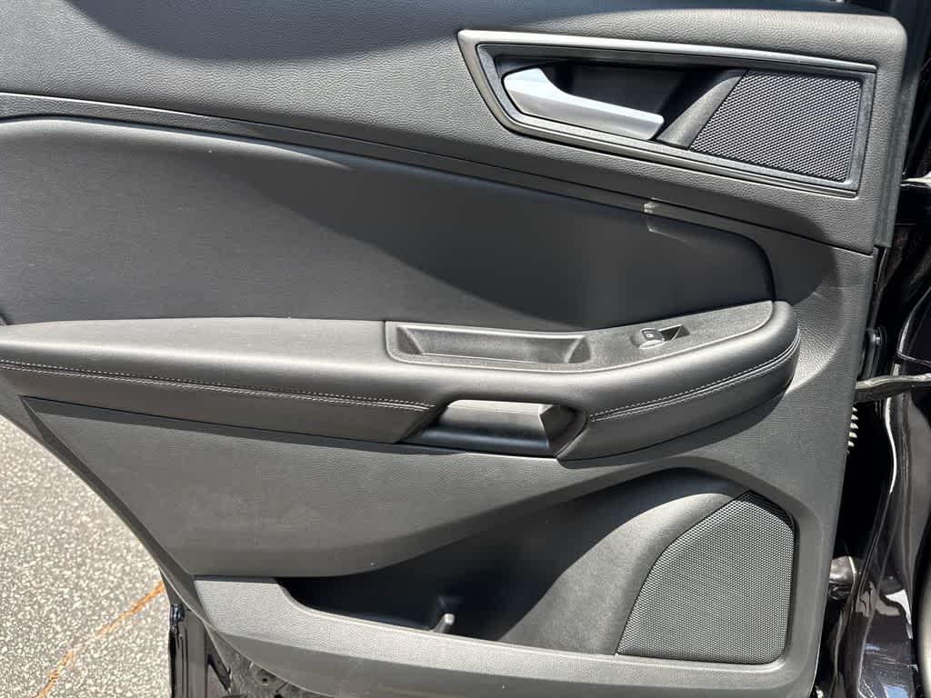 Thumbnail: 2024 Ford Edge - 18