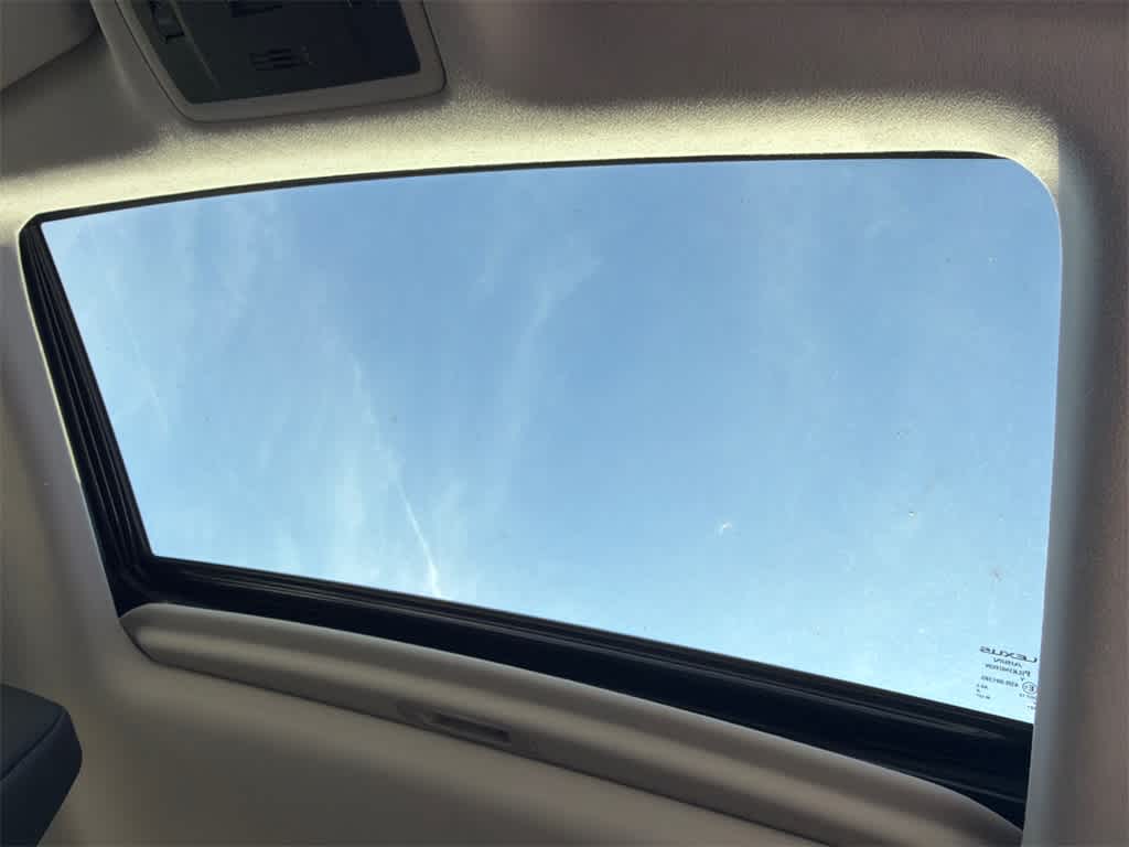 Thumbnail: 2022 Lexus RX - 32